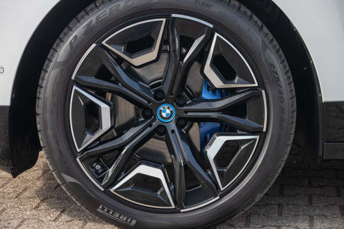BMW iX xDrive40