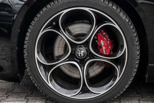 Alfa Romeo Giulia 2.0 Turbo 16V 206kW AT8-Q4 Veloce