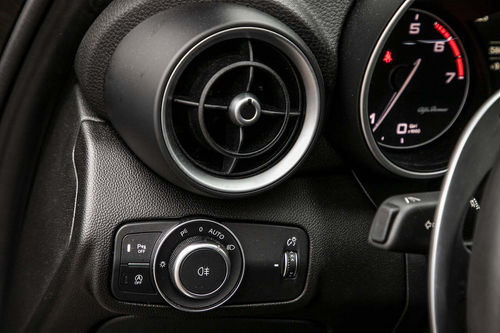 Alfa Romeo Giulia 2.0 Turbo 16V 206kW AT8-Q4 Veloce