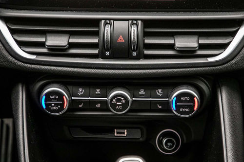 Alfa Romeo Giulia 2.0 Turbo 16V 206kW AT8-Q4 Veloce