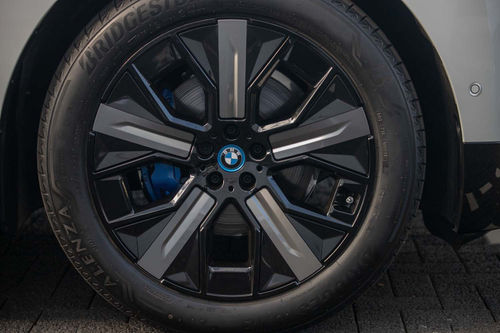 BMW iX xDrive50