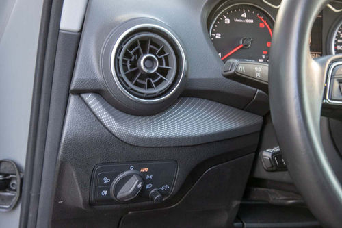 Audi Q2 30 TDI sport