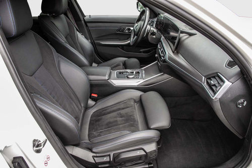 BMW 330i xDrive Touring Automatic