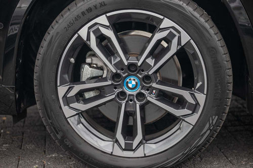 BMW iX1 xDrive30