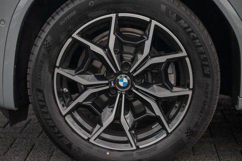 BMW X4 xDrive20i AT