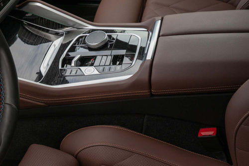 BMW X6 M60i