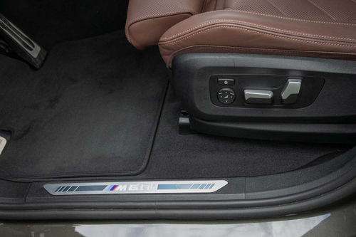 BMW X6 M60i