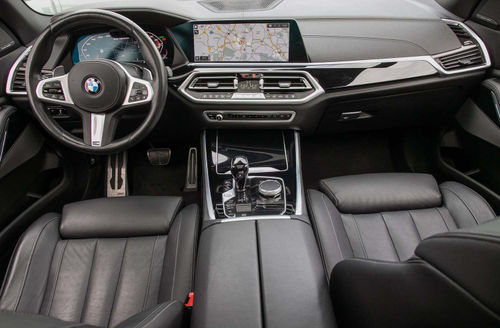 BMW X5 M50i