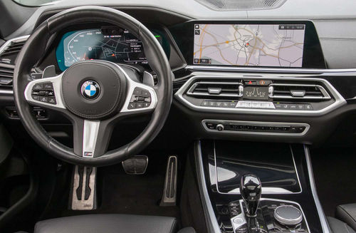 BMW X5 M50i