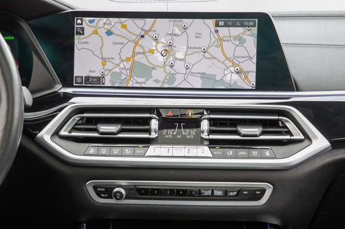 BMW X5 M50i