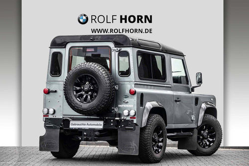 Land Rover Defender 90 TD4 Station Wagon Rough 2