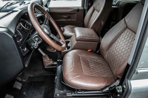Land Rover Defender 90 TD4 Station Wagon Rough 2