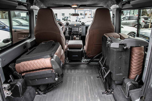 Land Rover Defender 90 TD4 Station Wagon Rough 2