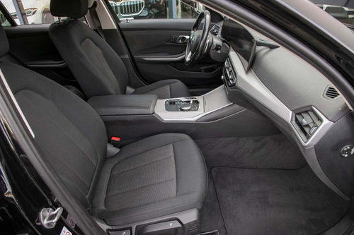 BMW 320e xDrive Touring Auto