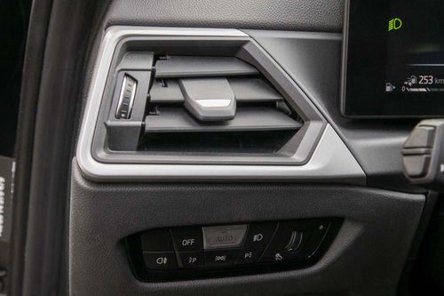 BMW 320e xDrive Touring Auto