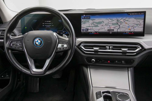 BMW 320e xDrive Touring Auto