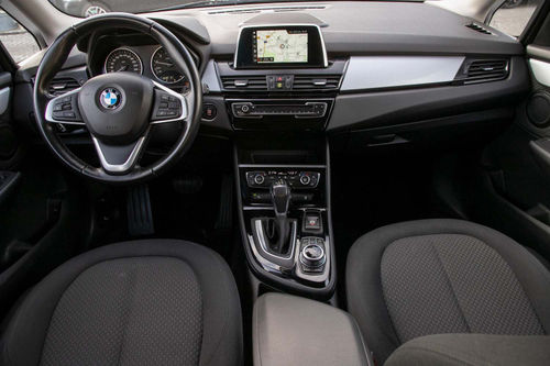 BMW 220i Active Tourer Advantage
