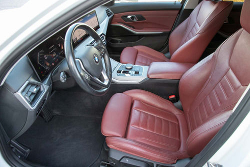 BMW 320i Touring Auto