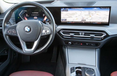 BMW 320i Touring Auto