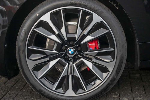 BMW iX xDrive60
