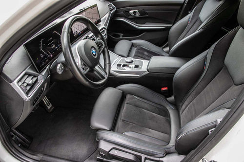 BMW 330i xDrive Touring Automatic