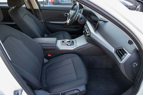 BMW 320e Touring Auto