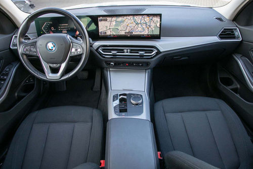 BMW 320e Touring Auto