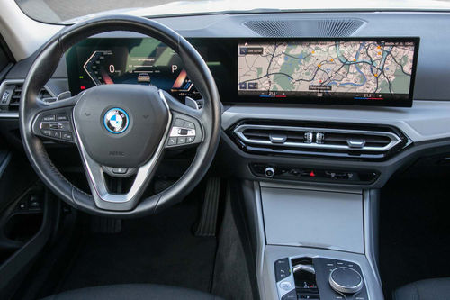 BMW 320e Touring Auto