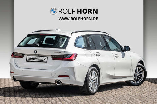 BMW 320i Touring Auto
